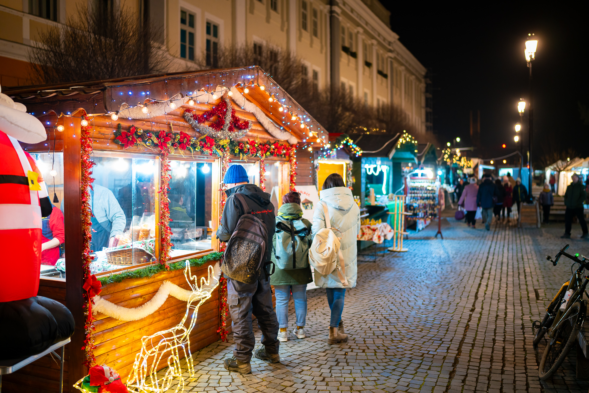Ünnepi hangulatba öltözik Sepsiszentgyörgy: óriási karácsonyfa, megújult adventi koszorú és szilveszterkor lézershow lesz Ünnepi hangulatba öltözik Sepsiszentgyörgy: óriási karácsonyfa, megújult adventi koszorú és szilveszterkor lézershow lesz